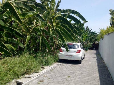 Tanah:1000 M2(10 are ) super langka siap Bangun Di jln semat pantai Berawa Canggu Bali