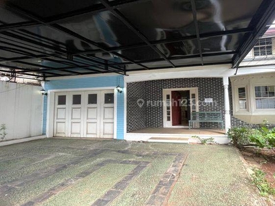 TEBET - Rumah Siap Huni American Classic