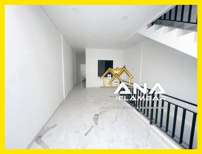 ANA RUMAH 3.5LT DI KAV.POLRI LUAS 4X21M, LOKASI BAGUS JELAMBAR