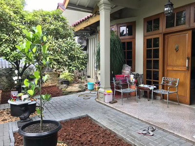 Beautiful Nice House With Small Garden In Kebayoran Baru