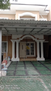 Disewa Di Sewakan rumah Full Renovasi, 2 lantai di Kota Wisata