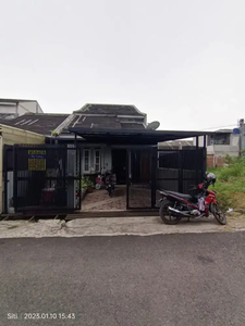 Dijual cepat rumah 1.5 lantai murah di Cisaranten arcamanik