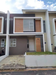 Dijual Cepat Rumah Baru 2 Lantai di Villa Bukit Indah, Batam Center