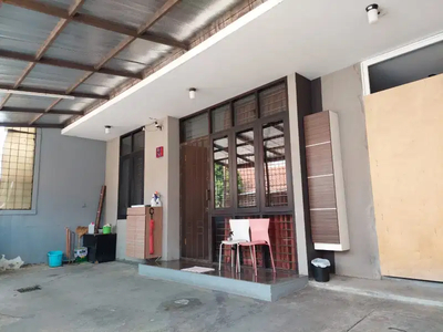 Dijual Rumah 2 Lantai Furnished Terawat Nyaman di Taman Kopo Indah 2