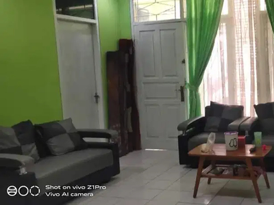 Dijual Rumah Beserta Toko Nyaman Lokasi Strategis di Sariwangi Bandung