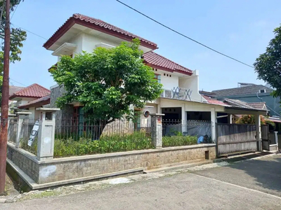 Dijual Rumah Luas Semi Furnished di Talaga Kahuripan