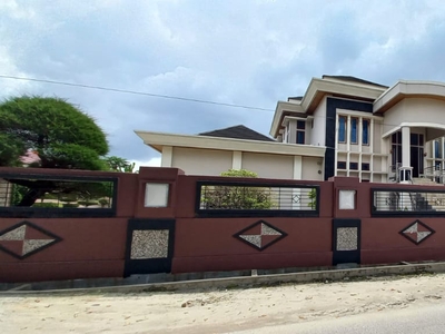 Dijual Rumah Mewah 2 Lantai, Jalan Muhajirin Pekanbaru