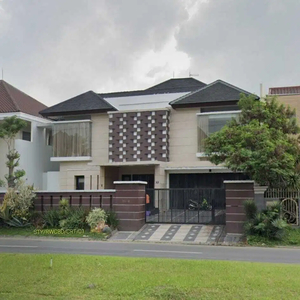 Dijual Rumah Mewah Strategis di Telaga Utama Road Citraland Surabaya