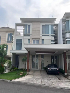 Dijual Rumah MINIMALIS 3 Lantai di Pakuwon Indah La Riz Golf Residence