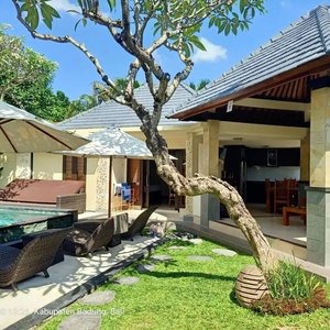 Dijual villa lantai 1 lokasi seminyak