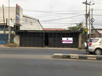 Disewakan Gudang Bekas Showroom Lokasi Bagus di Narogong, Bekasi