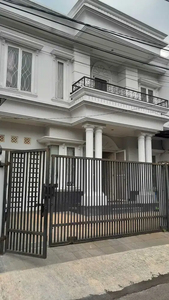 DISEWAKAN RUMAH DI GEDUNG HIJAU PONDOK INDAH JAKARTA SELATAN