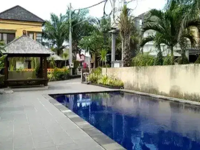 DISEWAKAN RUMAH FULL FURNISH 3 BEDROOM BERLOKASI STRATEGIS DI JIMBARAN