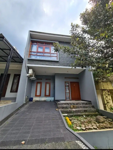 Disewakan rumah minimalis furnish di sentul city