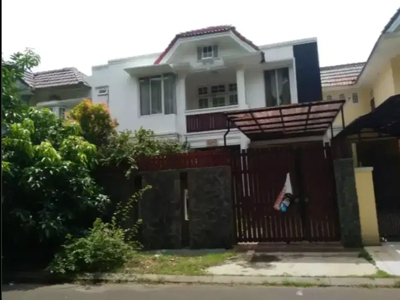 DISEWAKAN TAHUNAN Rumah 2lt dengan 5KT 5KM