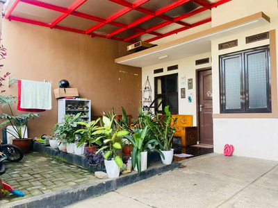 FOR SALE , Rumah Minimalis Cantik dan Terawat Di Komplek Ujung Berung