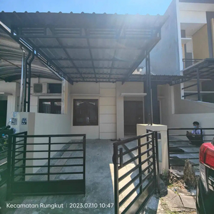 Jual rumah minimalis siap huni di Taman Rivera Regency Rungkut