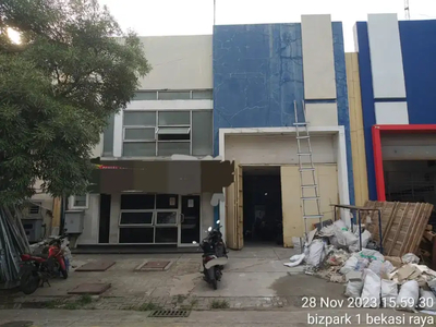 REPOST
Dijual
Gudang dan kantor
Di bizpark pulogadung
Jaktim