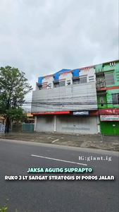 Ruko 3 Lantai di Jalan Poros Jaksa Agung Suprapto, Klojen Kota Malang