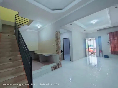 Rumah 2 lantai bagus di Sentul City