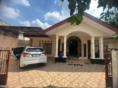 Rumah 236 mtr garasi 3 mobil pd gede