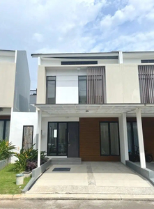 Rumah 2lt luas 8x17 136m2 type 4KT di cluster shinano JGC Jakarta Gard