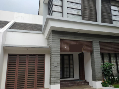 Rumah Asri Disewakan Sektor 09 Bintaro Jaya