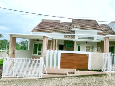 RUMAH BAGUS TIRTASANI ROYAL RIVER KARANGPLOSO MALANG SIAP HUNI