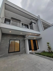 Rumah baru gress design elegant dekat Mulyosari