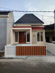 Rumah baru siap huni di Banyumanik semarang atas