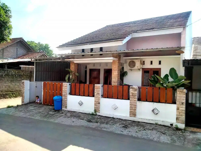 Rumah Cakep di Tamanmartani dekat Candi Prambanan