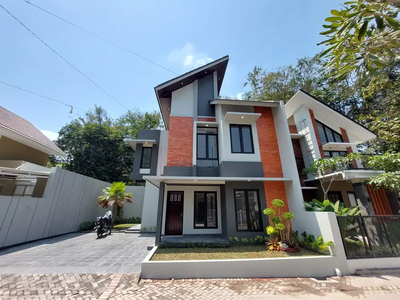 Rumah Cantik 2 Lantai di Jl. Kaliurang KM 10
