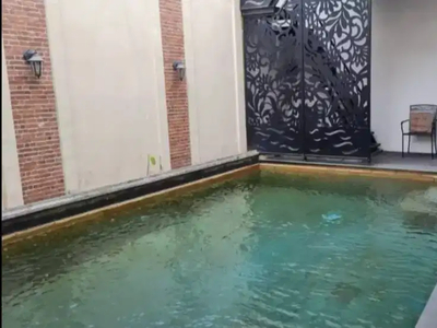 Rumah cantik Senayan Bintaro Jaya modern ada kolam renang siap huni
