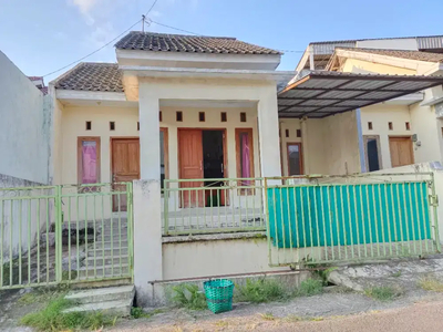 Rumah kadipiro 126Mt, 2Kt, 2Km, dekat SMPN 18, banjarsari, solo