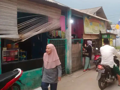 Rumah kontrakan bisa untuk usaha atau kios sangat ramai 24 jam