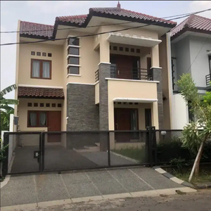 RUMAH MEGAH DI KOMPLEK ELITE KEMANG PRATAMA - GALAXY