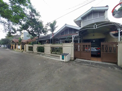 Rumah Mewah 8 Kamar Tidur di Buah Batu Bandung