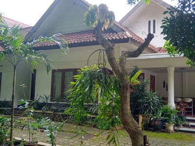 Rumah Mewah Elite Classic di Bandung Disewakan