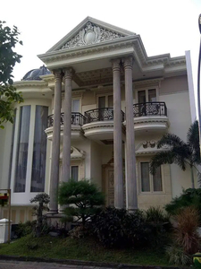 Rumah Mewah Villa Bukit Regency American Classic Pakuwon Indah