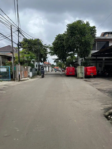 DISEWAKAN GUDANG LUAS TANAH 1000M2 SEKITAR KEBAYORAN LAMA JAKSEL