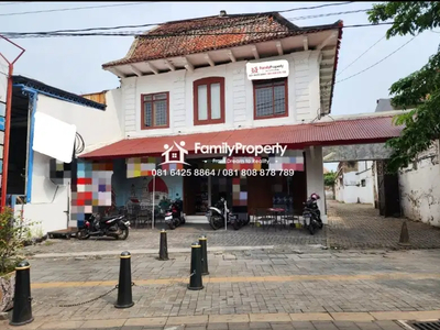 Ruang Usaha di Jalan Utama Kawasan Kota Lama Semarang