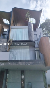 Dijual Brand New Townhouse Modern Design With Rooftop