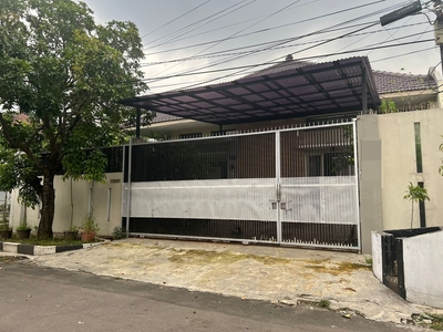 JUAL Rumah 1 Lantai Selangkah Ke Sekolah Petra Jemur Andayani , Surabaya Selatan