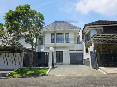 DIJUAL RUMAH 2 Lantai Baru American Style di Araya