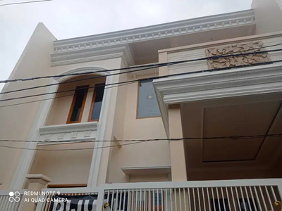 Dijual Rumah Baru Desain Modern Siap Huni di Manukan Surabaya