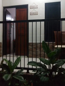 Dijual Rumah dengan kontrakan 8 pintu