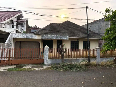 Dijual rumah Hitung Tanah di Bintaro Sektor 1 Jakarta Selatan