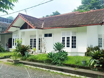 Dijual Rumah Hook Dalam Komplek Dekat ITB Cocok Hunian Kantor atau Kos