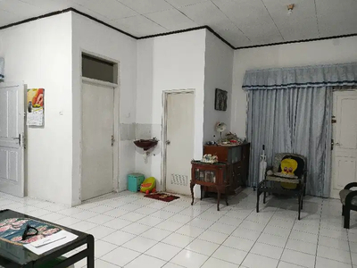 Dijual Rumah Strategis Hoek di Taman Kopo Indah Bandung