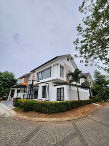 Rumah 2 Lantai Bagus SHM di Jl. Discovery, Tangerang Selatan